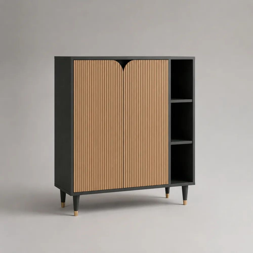 Highboard aus MDF und Stahl mit Lamellenfront, 2 Türen und 3 offenen Fächern, Schwarz/Eichenoptik/Messingfarben, 100 × 40 × 110 cm